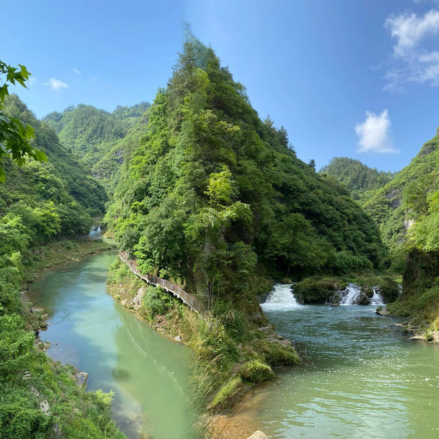 深山裡的銀河，被【國家地理】評為最美瀑布之一的地方有多絕