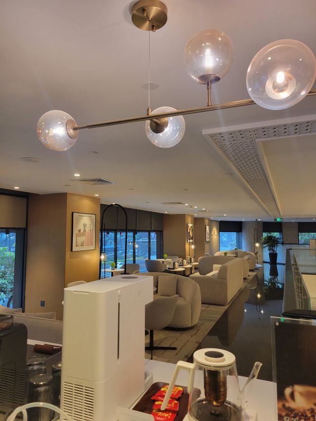 來廈門·住鑫安頤豪酒店·城中度假美酒相伴。