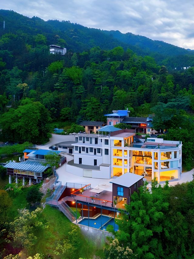 為了一扇窗的風景，我特地來了趟南寧