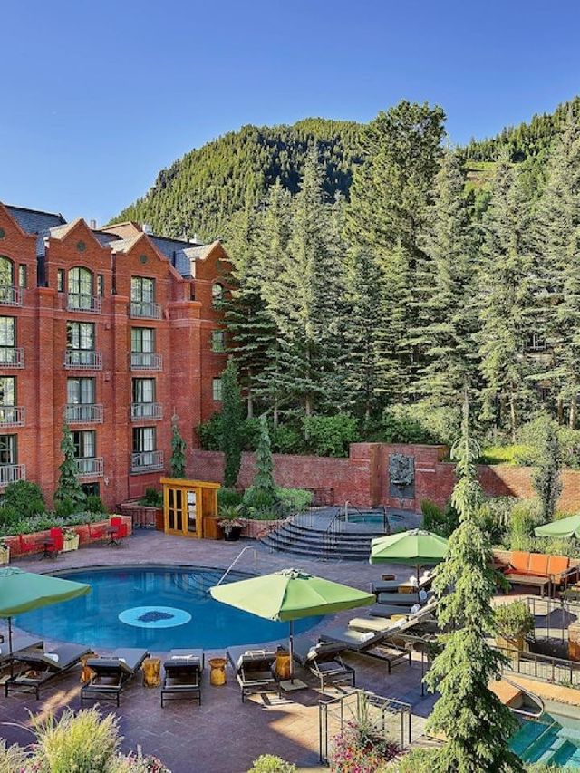🏔️ Aspen's Luxe Sleeps: St. Regis Resort Highlights 🌟