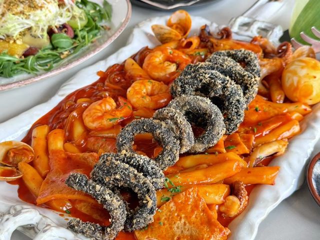 首爾江南美食推薦 | 海鮮炒年糕真的絕。
