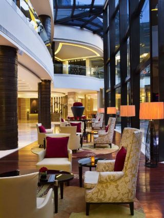 🌟✈️ Bengaluru Bliss: Hotel Hotspot Revealed! 🏨🍴