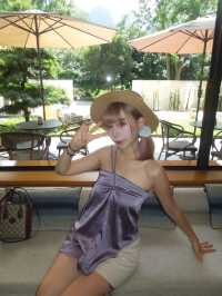 在陽朔住到中式園林酒店,看公路青山