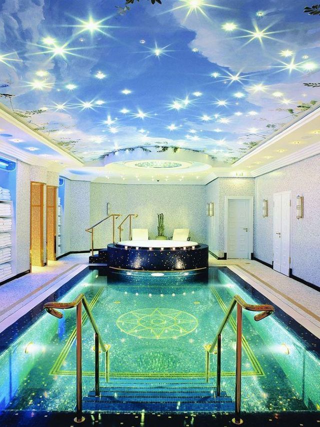 🌟 Berlin's Best: Luxe Stays at The Ritz-Carlton ✨