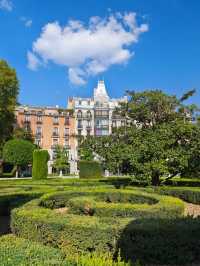 Madrid's Marvels: Palaces, Museums, and Stadiums! ⚽🎨🏰