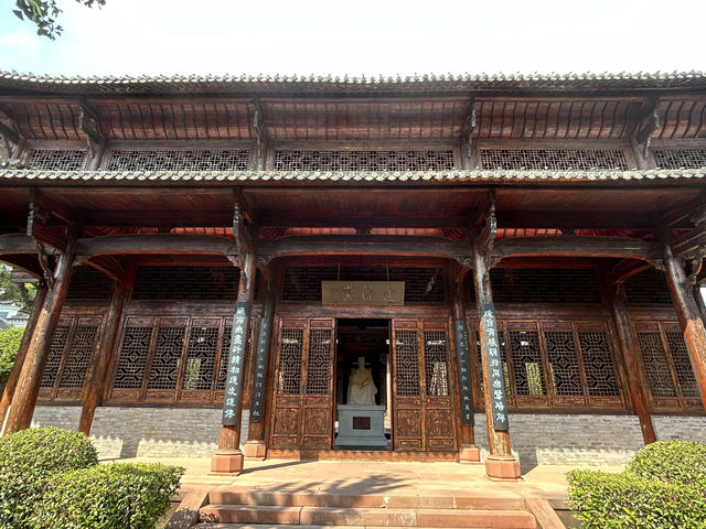 白鷺洲書香濃郁。