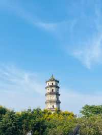 信江書院是信江畔遇到的第二座古代書院，始建於清康熙年間，院落保存完整，是上饒市區最值得一遊的古蹟。