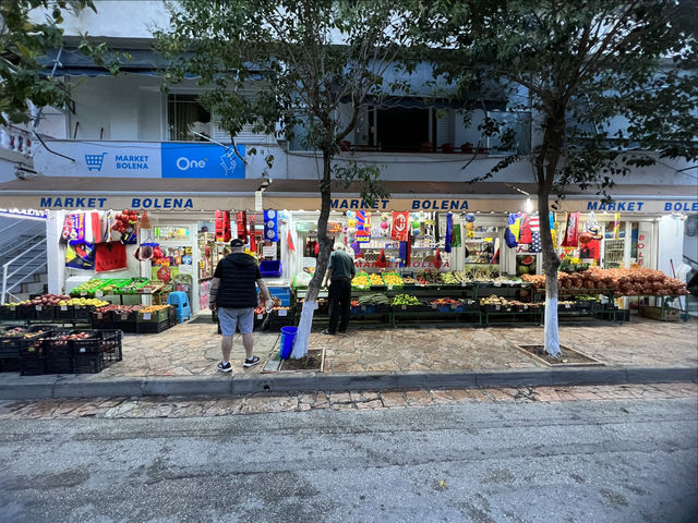薩蘭達港。