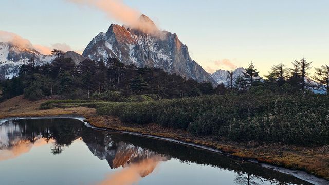 雲南孔雀山 ｜美得令人窒息。