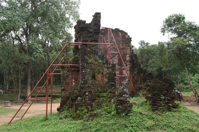 美山遺址。