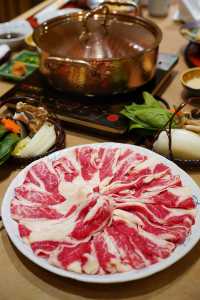 暖胃好時光在花園飯店裡實現了牛肉涮鍋自由。