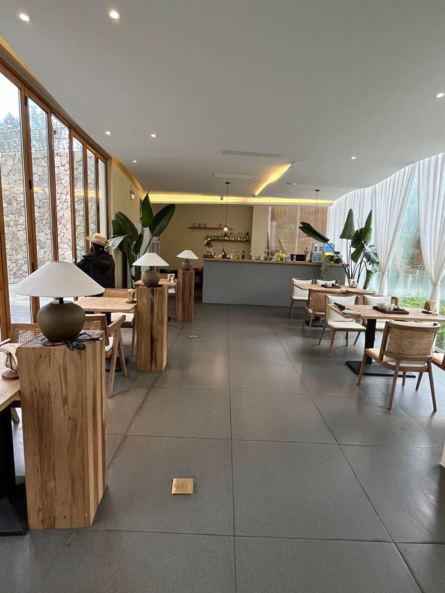 青城山初見山野溫泉酒店。