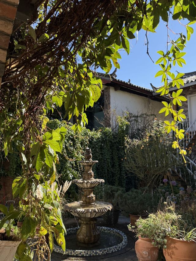 不是法國是麗江！！住進莫奈花園
