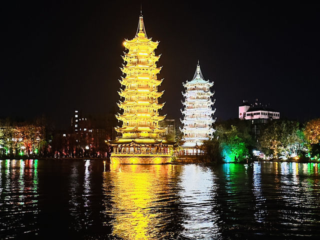 Two Rivers and Four Lakes Night Cruise 🇨🇳 