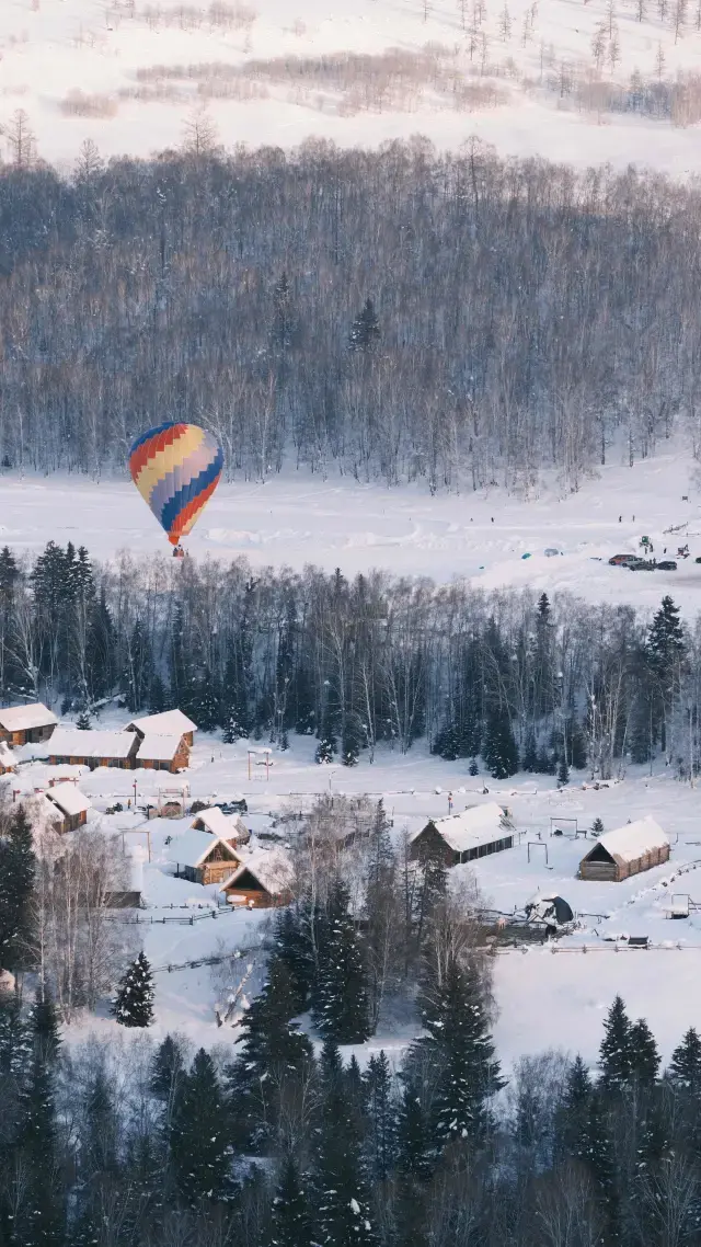 Admire the Snowy Wooden Houses in Hemu and Embark on a Fairytale Winter Journey