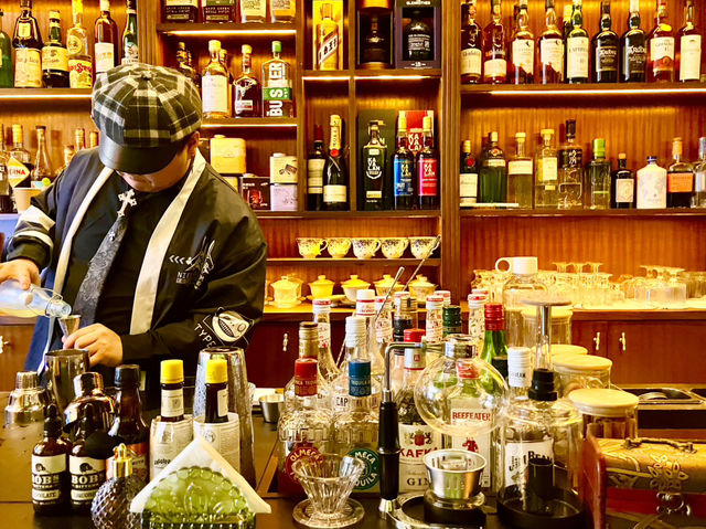 Chic Cocktails and Sleek Surroundings: A Must-Visit Bar in Guangzhou 