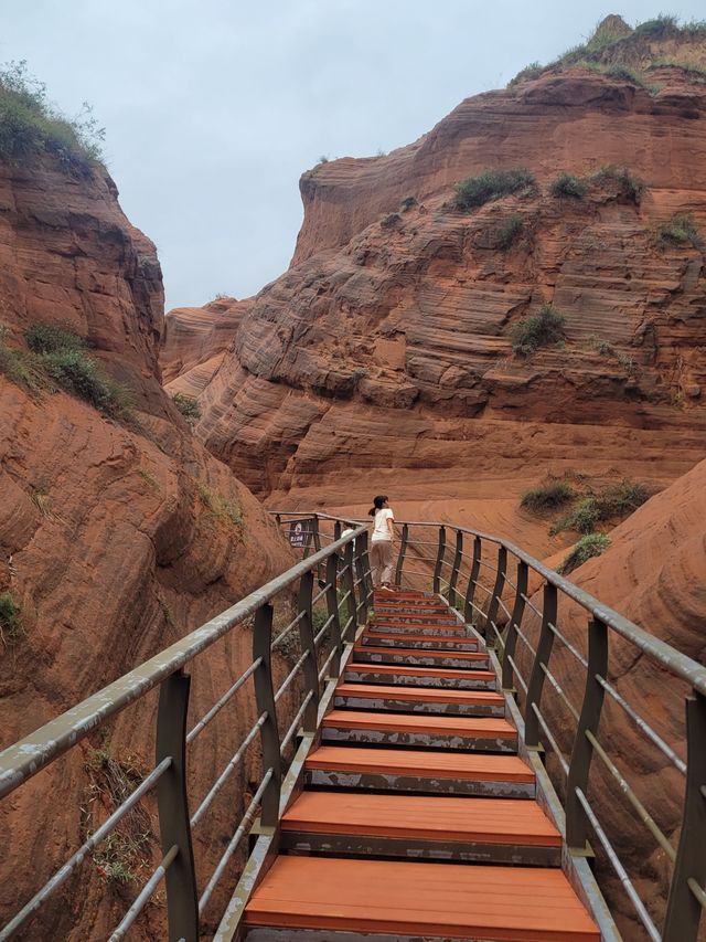 震撼！隱藏嘅火焰星球，波浪谷旅行攻略