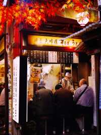 *【新宿の隠れ家酒場「思い出横丁」で大人の夜を楽しむ】**  