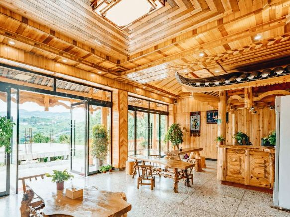 湘西秘境驚艷打卡！芙蓉鎮南岸「無敵全景观瀑客栈」親測推薦】**  