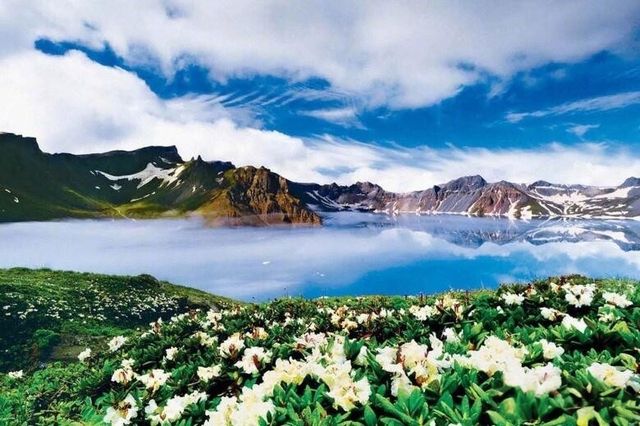 天池藍與雪山白