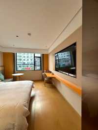 去婺源旅遊了，這家平價酒店住到想原地退休養老…