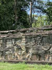 Sacred Journey towards Baphuon Temple: The Mountain of Gold Reborn! 🏔️✨