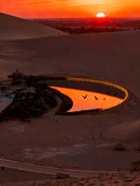 甘肅敦煌:鳴沙山月牙泉共舞千年,莫高窟壁畫裡藏著飛天的浪漫