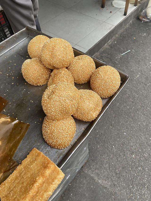 Shanghai Foodies: 7 Legendary Eats You’ll Regret Leaving Without Trying! 🥟🦀🔥 Shanghai Foodies: 7 Legendary Eats You’ll Regret Leaving Without Trying! 🥟🦀🔥