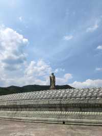 中國第一高佛！208米金光巨佛太震撼了