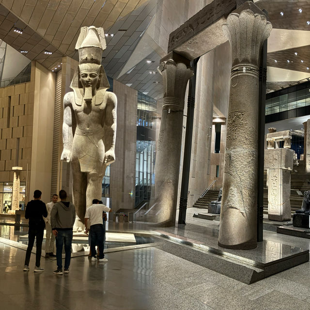 在埃及博物館門口大哭後… 在埃及博物館門口大哭後…