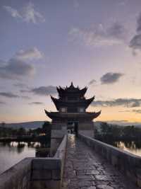 藍調時刻的雙龍橋