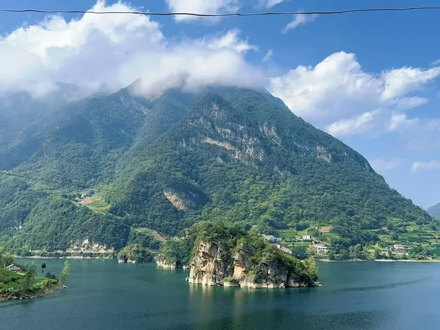 湖北宜昌市長陽縣清江邊好玩的地方彙總