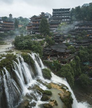 Furong Town Travel Guide | A millennium-old town hanging on a waterfall