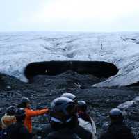 「冰島最神秘嘅藍冰洞，帶你探索冰晶世界！」 