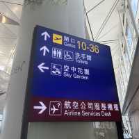 香港機場真係好大🤣