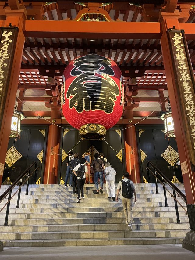 저녁이 더 빛나는 아사쿠사 나카미세도리