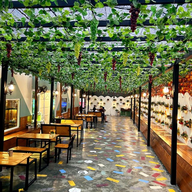 Cozy Hooga Cafe at Kundasang Farm Ville