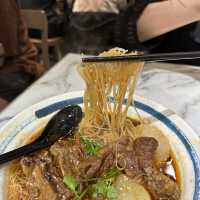 厚福街新開米線鋪．台灣藥膳米線