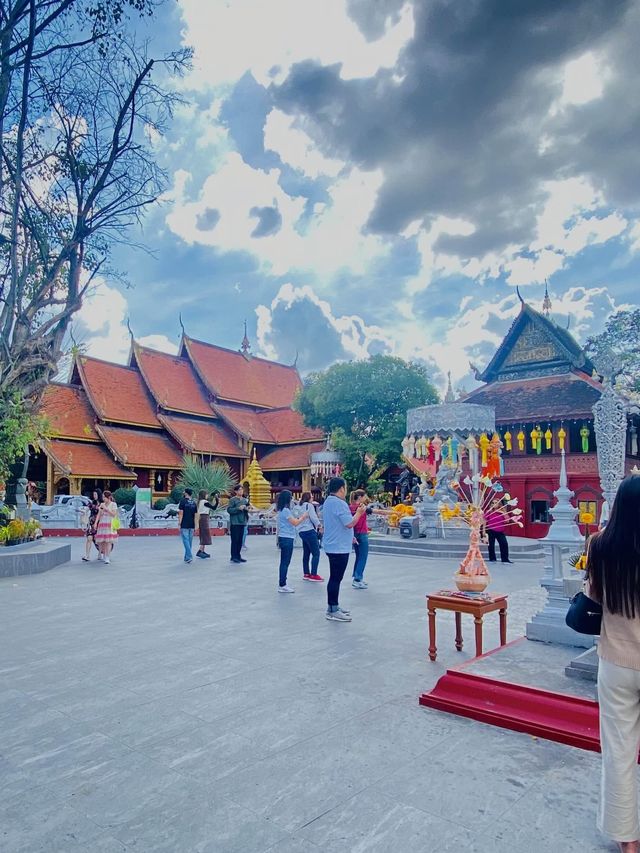 กราบไหว้สิ่งศักดิ์สิทธิ์ | วัดศรีสุพรรณ | เชียงใหม่