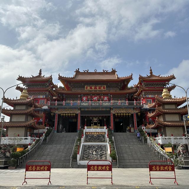 Picturesque Kaohsiung Lotus Pond