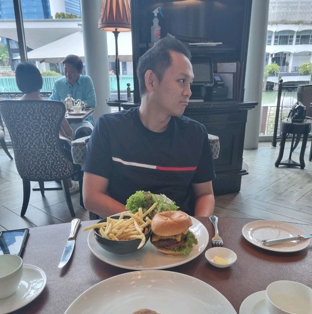 Romantic Lunch Date at La Brasserie