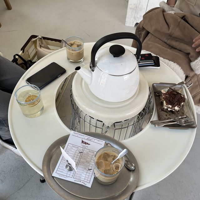 심플하지만 독특한 카페☕️공공재 커피클럽🤎