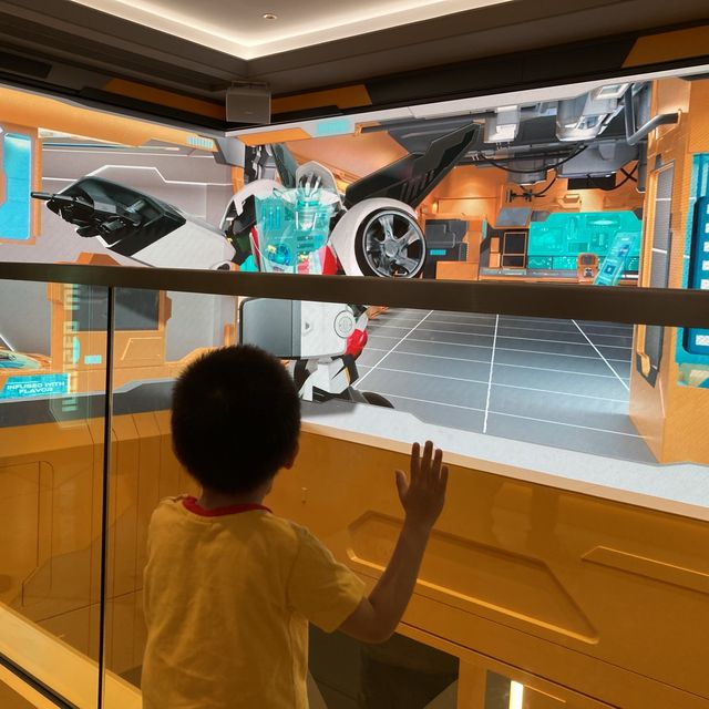 《全球首間變形金剛主題餐廳🤖》