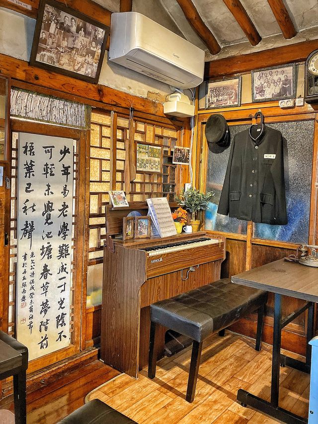 【韓国旅行】70年の歴史を感じるソウル最古の書店カフェ✨