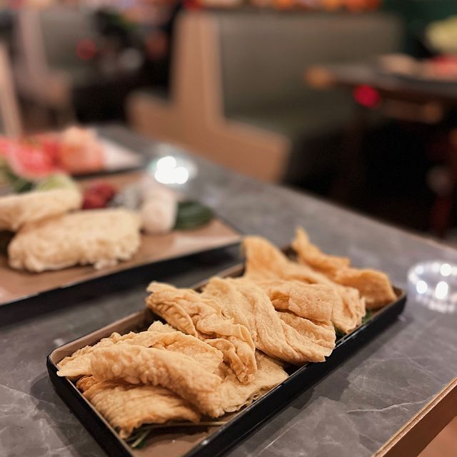 🌟  懷舊霓虹燈牌 • 精緻港式火鍋 🌟 
