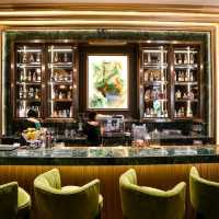 หลบฝนไปนั่งจิบชาฟิลผู้ดีอังกฤษที่ Rendezvous Lounge จ้า