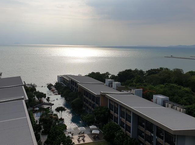 โรงแรม Renaissance Pattaya Resort & Spa 