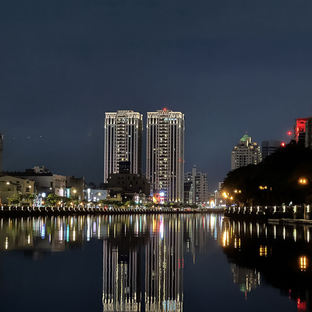台南《安平運河遊船》好像來到國外遊河 夜間遊河超美 台南《安平運河遊船》好像來到國外遊河 夜間遊河超美
