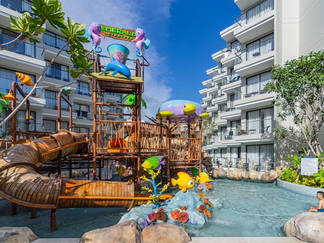 Phuket Emerald Beach Resort เปิดใหม่ใกล้ทะเลภูเก็ต