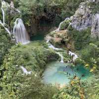 Great walk admidst waterfalls & emerald lakes